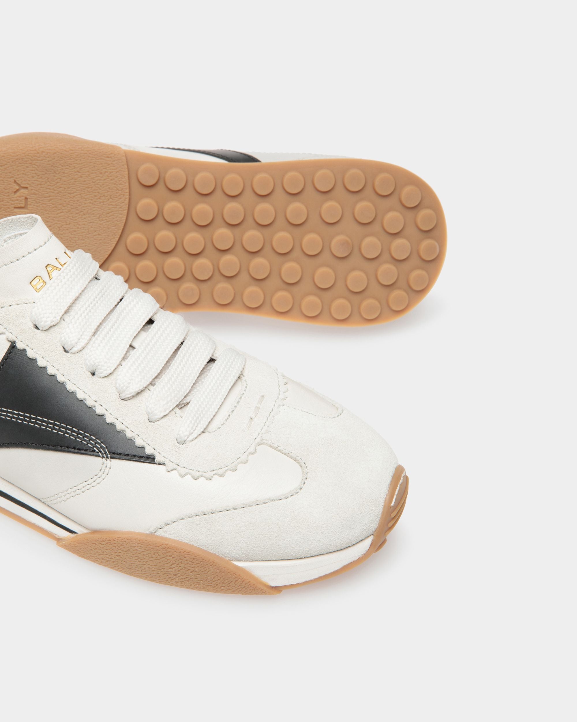 Sussex Sneaker Aus Leder in Staubweiß und Schwarz - Damen - Bally - 04