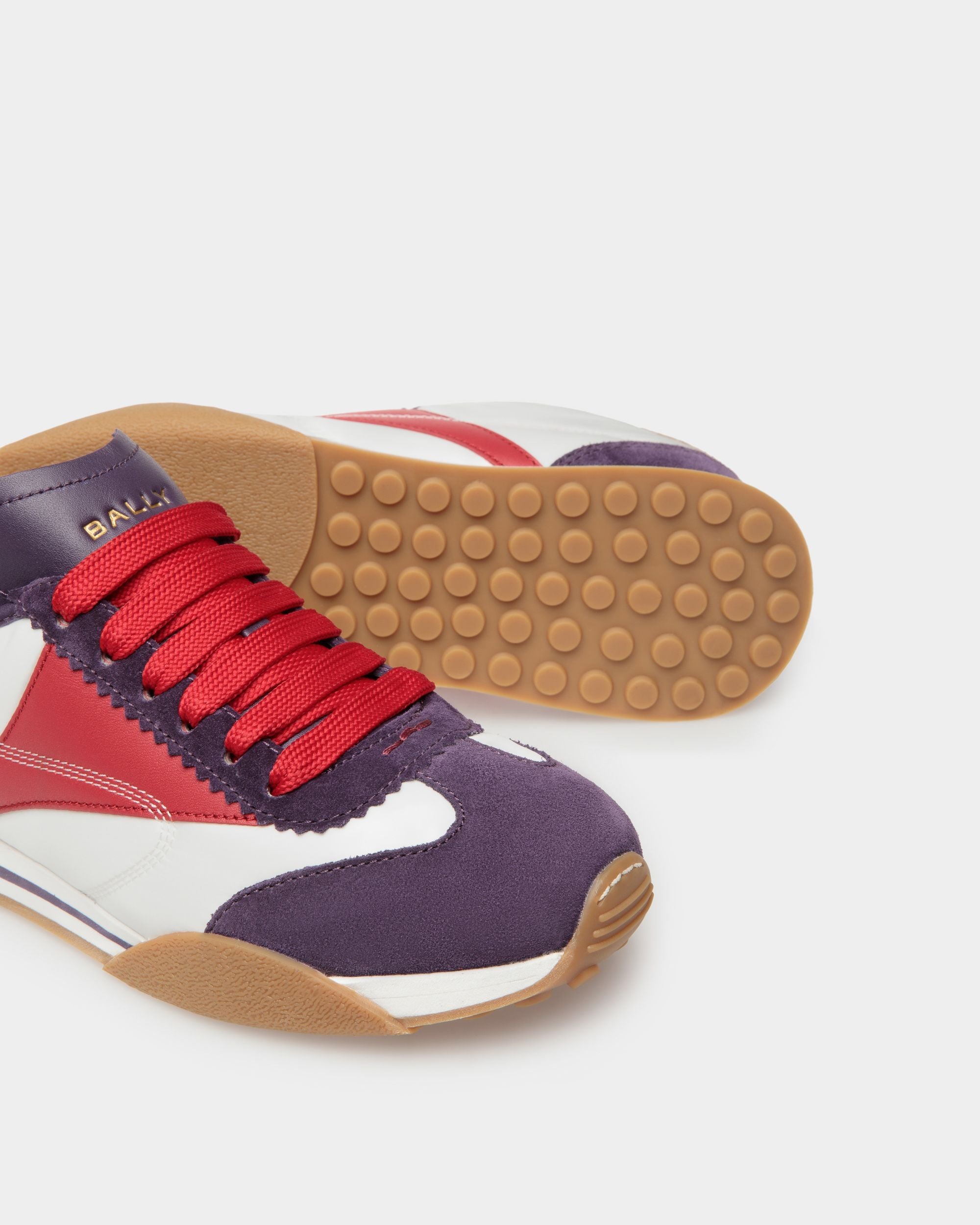 Sussex Sneaker Aus Weißem Stoff Und Rotem Leder Mit Lila Veloursleder - Damen - Bally - 04