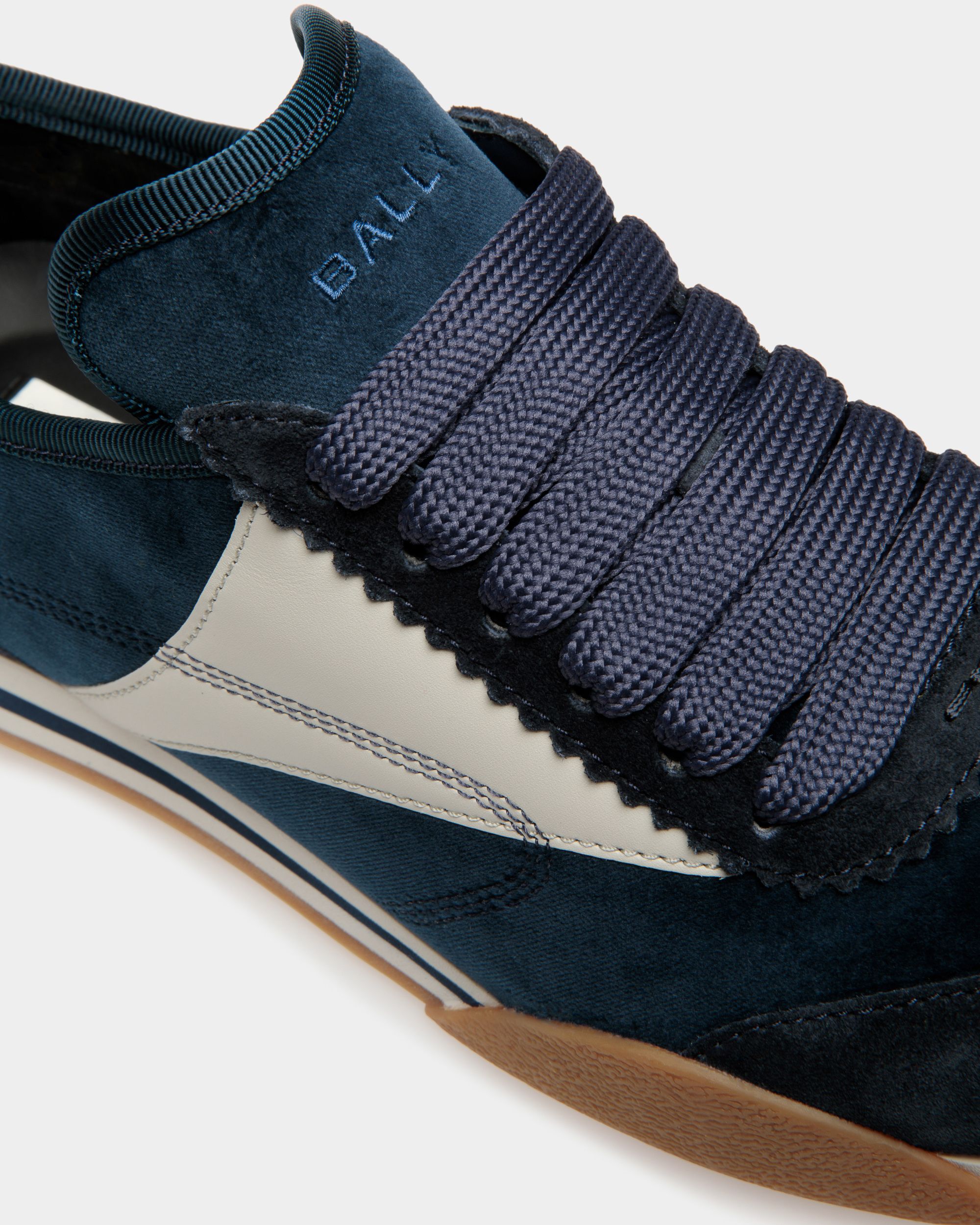Sussex Sneaker Aus Leder Und Baumwolle In Mitternachtsblau Und Staubweiß - Damen - Bally - 05