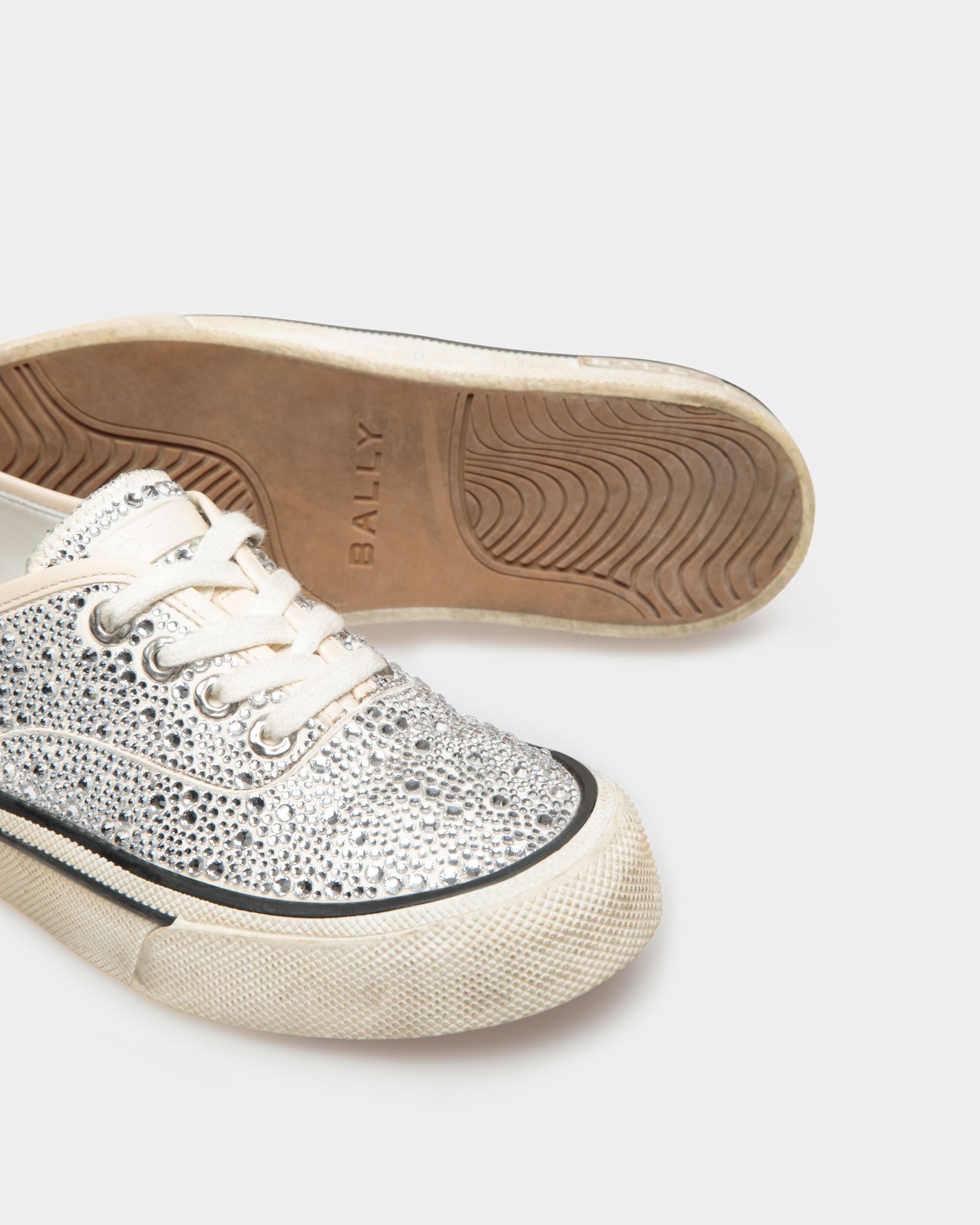 Lawren Sneaker Aus Elfenbeinfarbenem Leder Und Strasssteinen - Damen - Bally - 05
