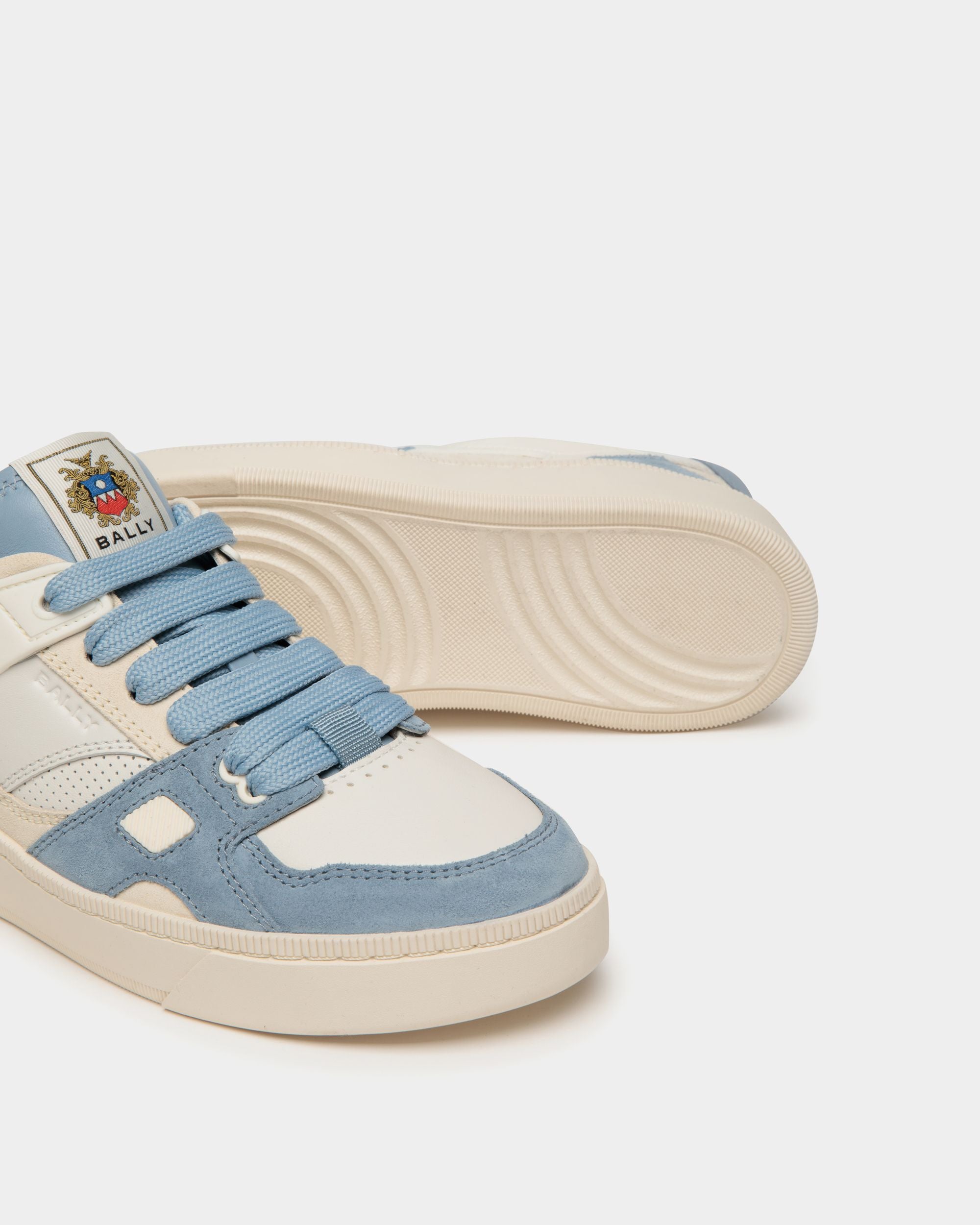 Raise Sneaker Aus Veloursleder In Weiß Und Light Blue - Damen - Bally - 04