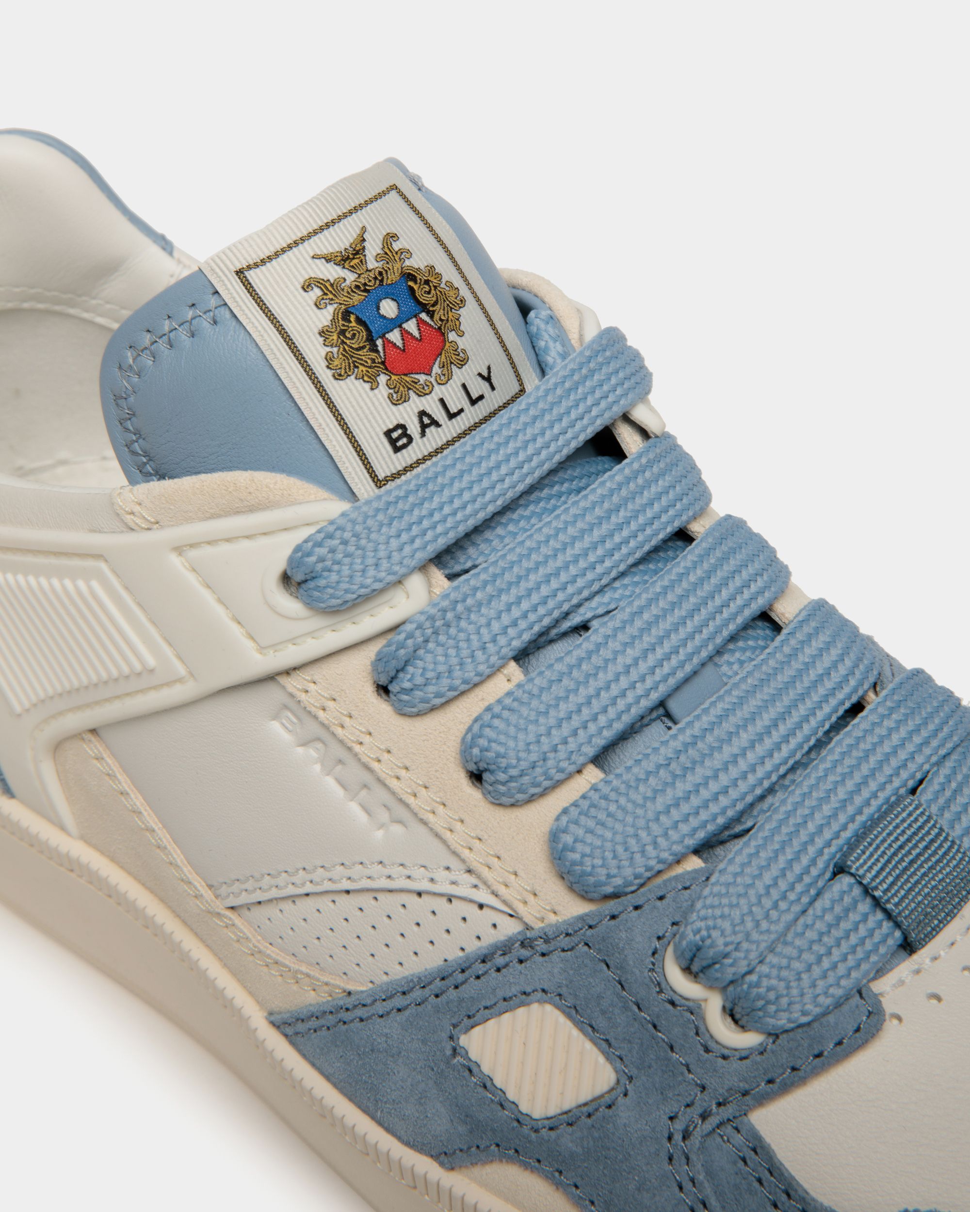 Raise Sneaker Aus Veloursleder In Weiß Und Light Blue - Damen - Bally - 05
