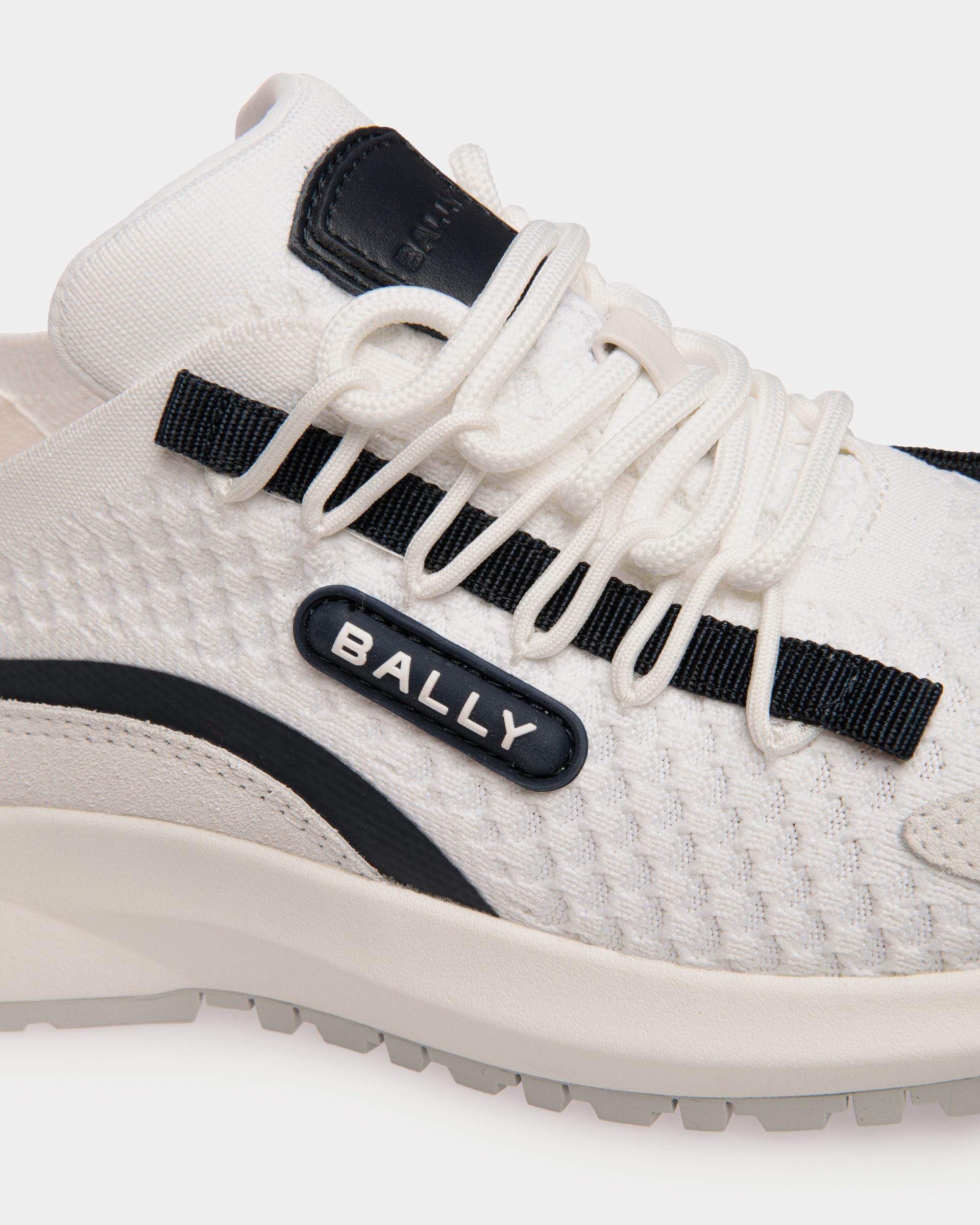520 Sneaker Aus Strickstoff In Weiß Und Marineblau - Damen - Bally - 06