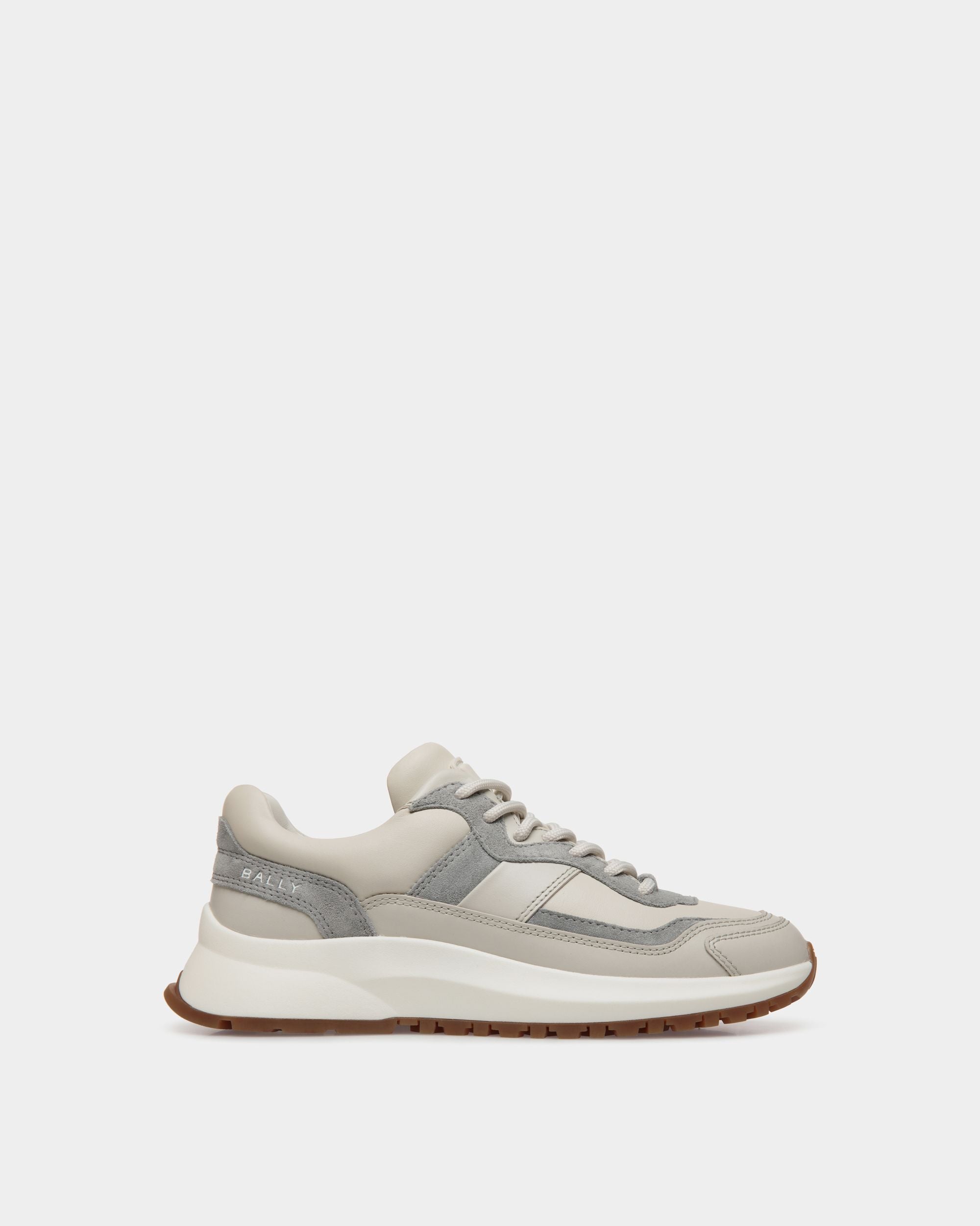 Outline Sneaker Aus Leder In Dusty White Und Light Grey - Damen - Bally - 01