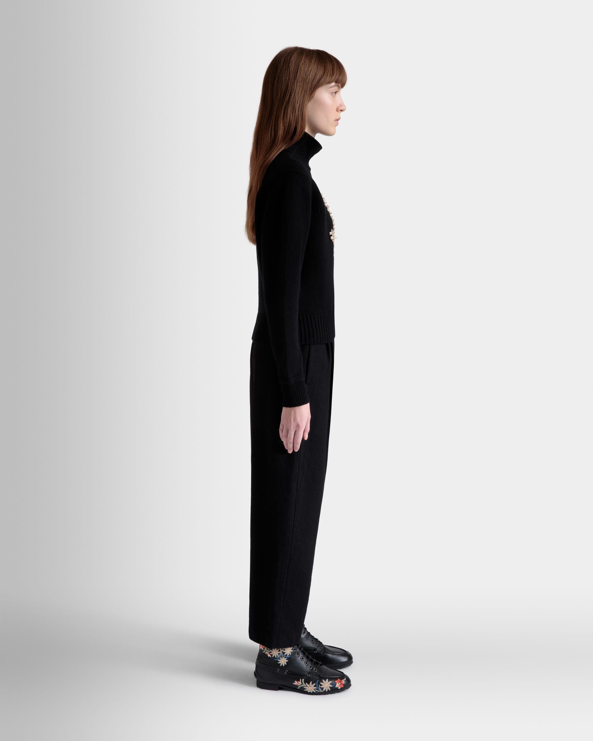 Winter Capsule Rollkragenpullover Aus Schwarzer Wolle Mit Einer Heritage-Blume - Damen - Bally - 04