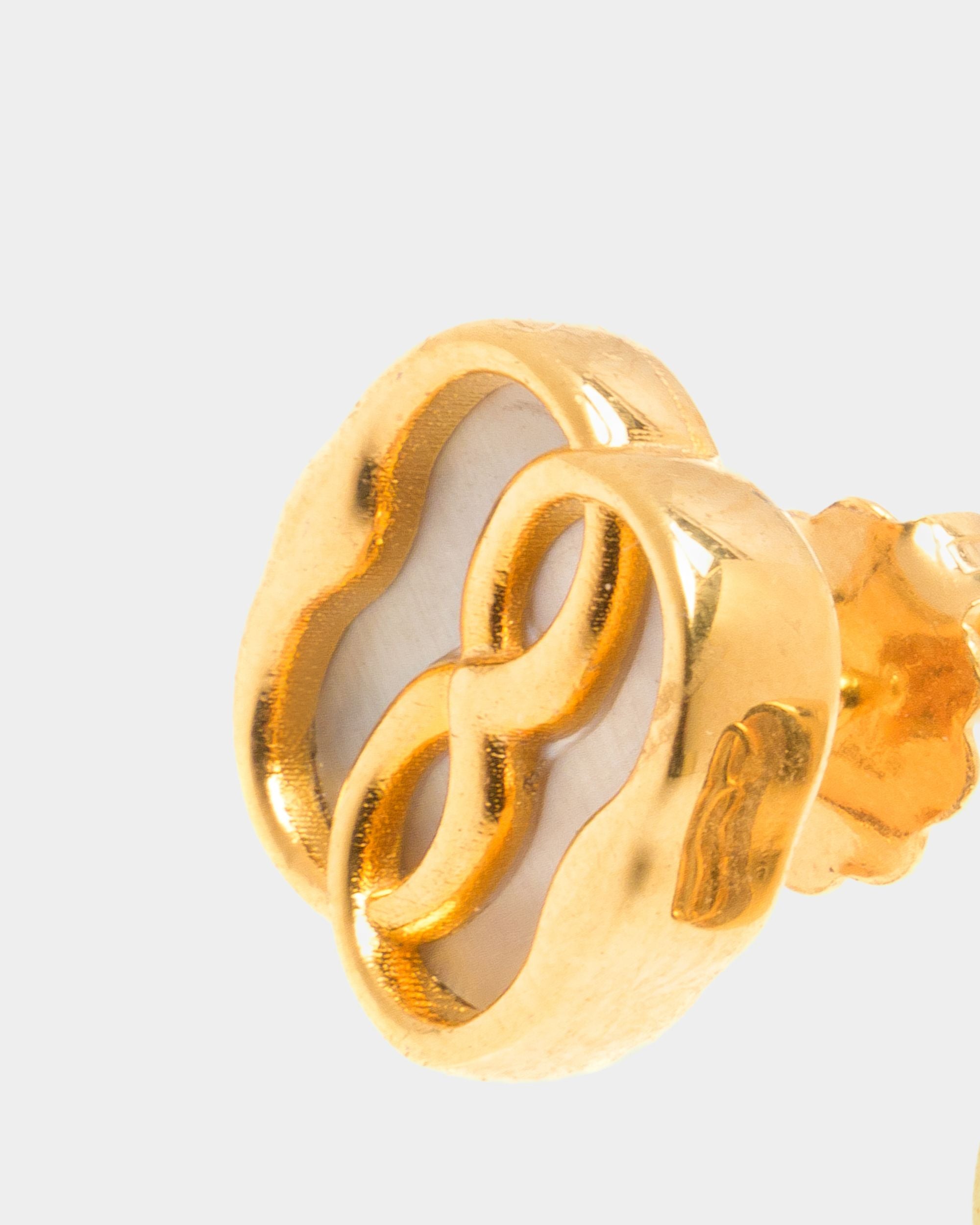 Emblem Ohrstecker Aus Goldfarbenem Ecobrass Und Perlmutt - Damen - Bally - 02