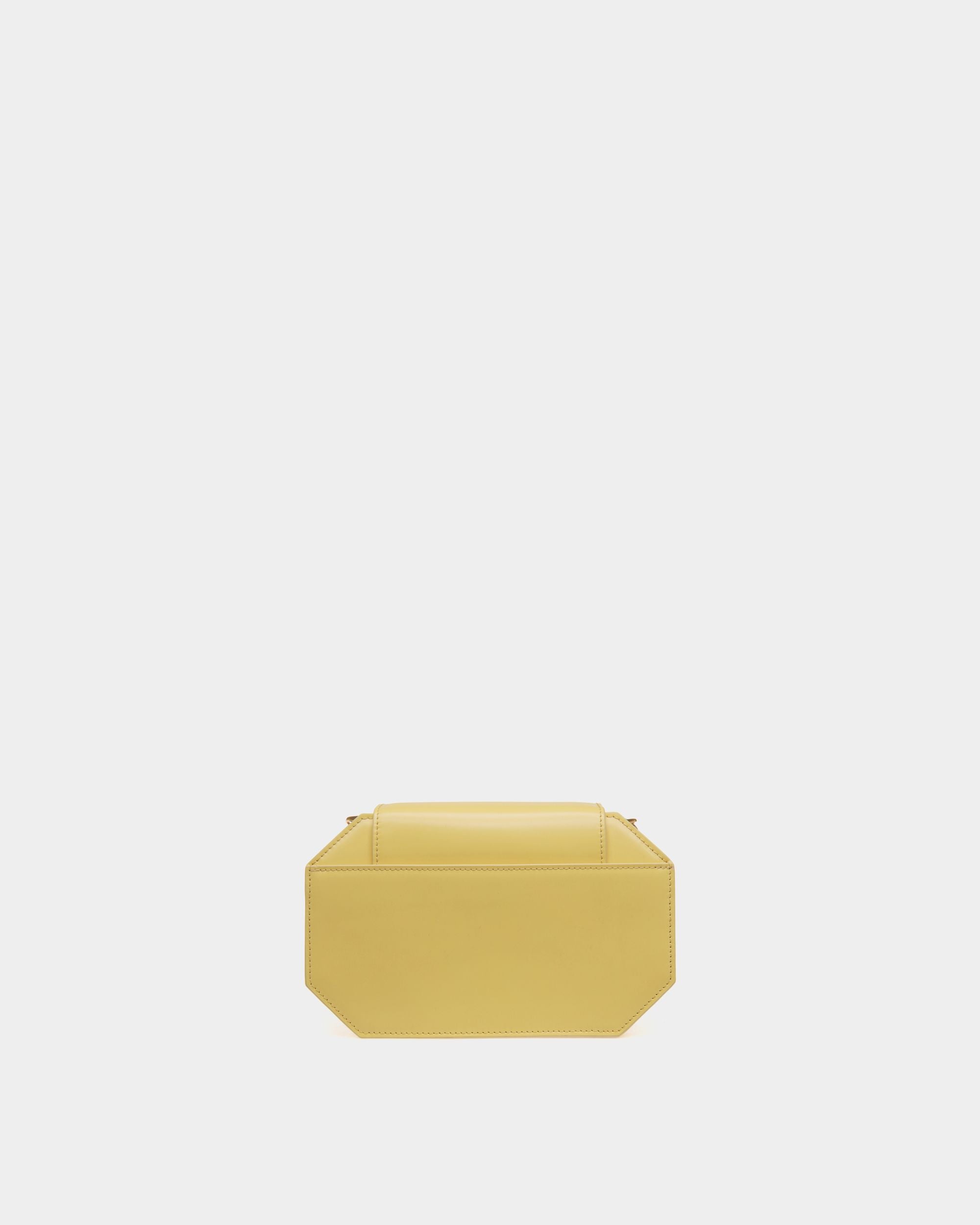 Emblem Mini Bag Aus Gebürstetem Leder In Vanana Yellow - Damen - Bally - 02