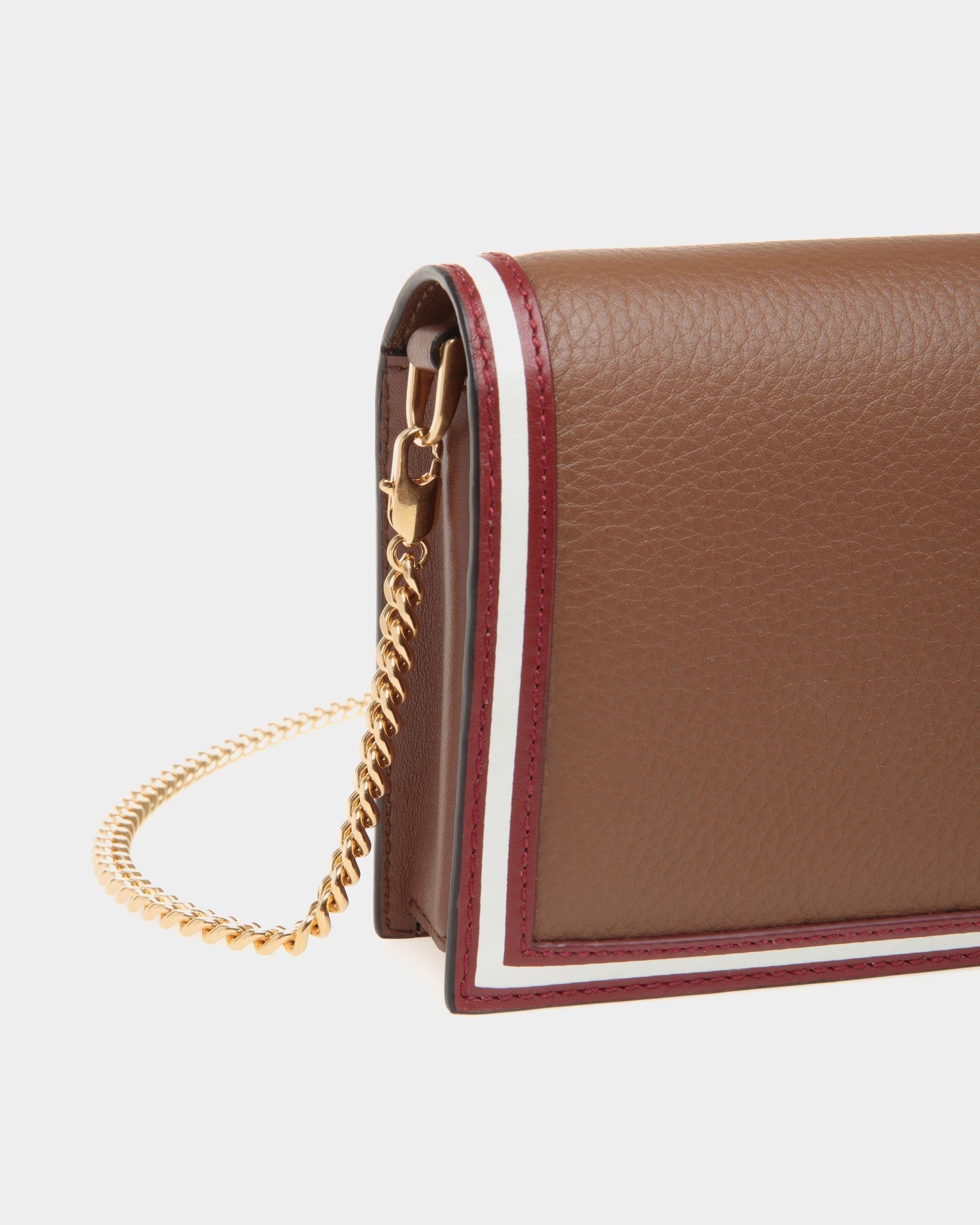 Code Geldbörse Aus Braunem Leder Mit Kette - Damen - Bally - 04