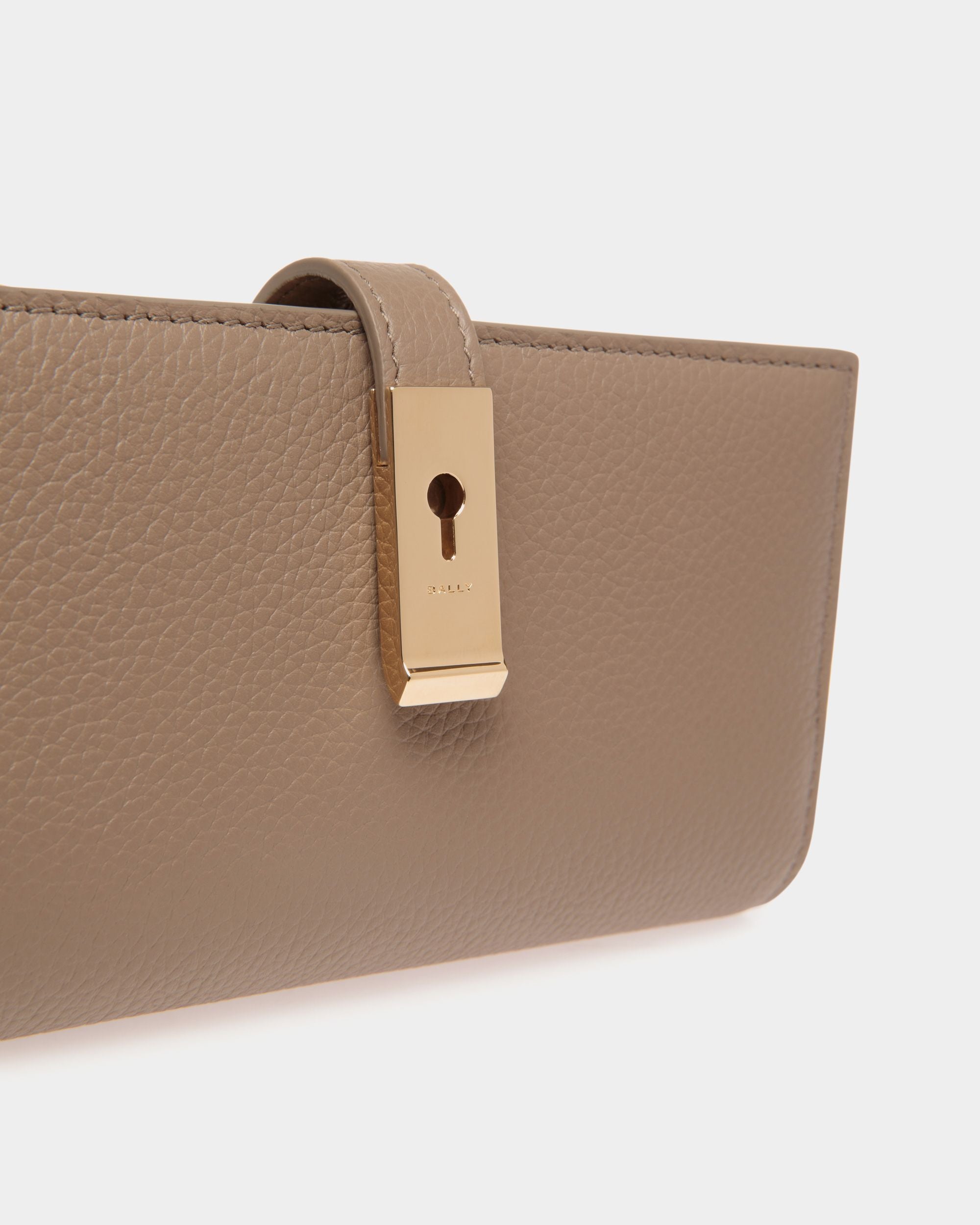 Lange Geldbörse Lock Me Aus Genarbtem Leder In Taupe - Damen - Bally - 04