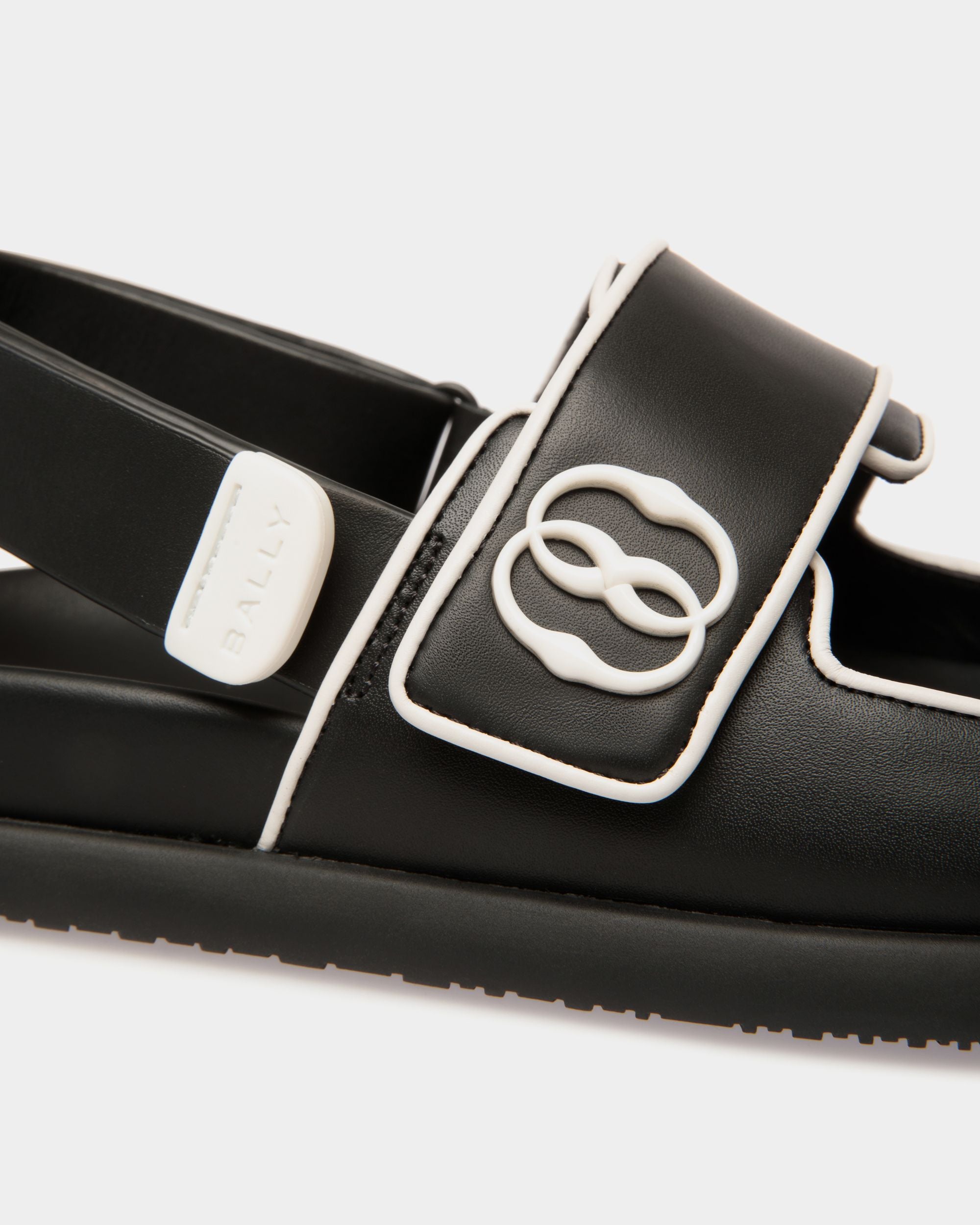 Flache Newport Sandale Aus Leder - Damen - Bally - 04