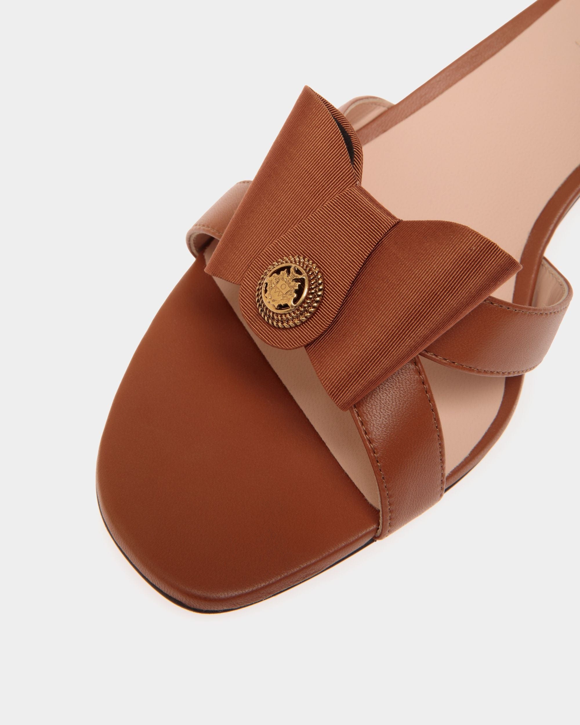 B-Bow Sandale Aus Leder In Braun - Damen - Bally - 06